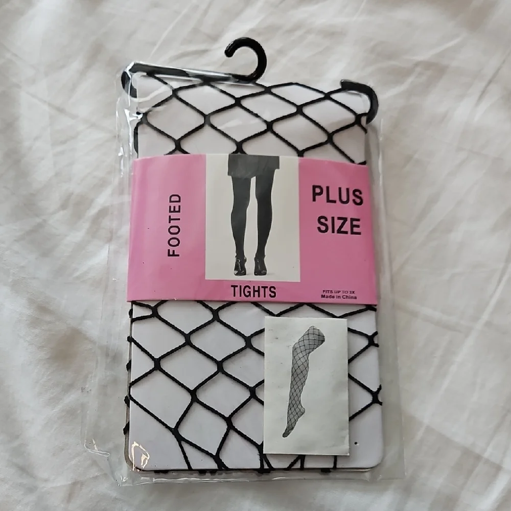 🆕️ Wide Weave Fishnet Tights Plus Size
